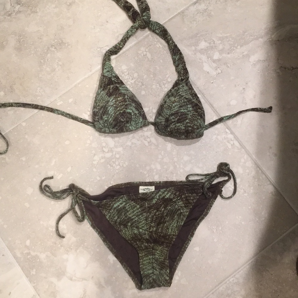 Magic bra Size large bikini